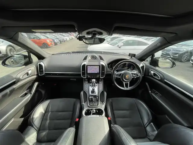 ポルシェ カイエン プラチナエディション 静岡県 2018(平30)年 5.6万km 黒 サンルール/BOSEサウンドシステム/スポーツパッケージ/・黒革コンビ/・ワイドフェンダー/・スポーツステアリング/・メモリー付パワーシート/・HID/全席シートヒーター/純正ナビ/(Bluetooth/AppleCarPlay/AUX/USB/CD)/前後パークアシスト/ACC/センターデフロック/ダウンヒルアシストコントロール/電動リアゲート/360°カメラ/ETC/ドライブレコーダー/保証書/取扱説明書