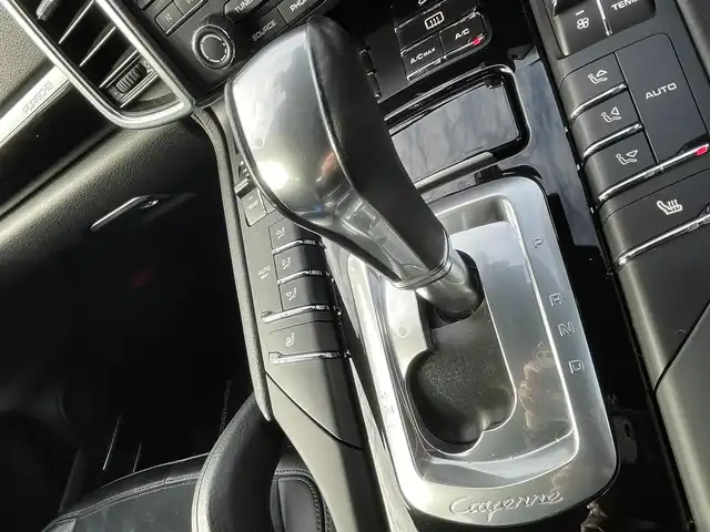 ポルシェ カイエン プラチナエディション 静岡県 2018(平30)年 5.6万km 黒 サンルール/BOSEサウンドシステム/スポーツパッケージ/・黒革コンビ/・ワイドフェンダー/・スポーツステアリング/・メモリー付パワーシート/・HID/全席シートヒーター/純正ナビ/(Bluetooth/AppleCarPlay/AUX/USB/CD)/前後パークアシスト/ACC/センターデフロック/ダウンヒルアシストコントロール/電動リアゲート/360°カメラ/ETC/ドライブレコーダー/保証書/取扱説明書