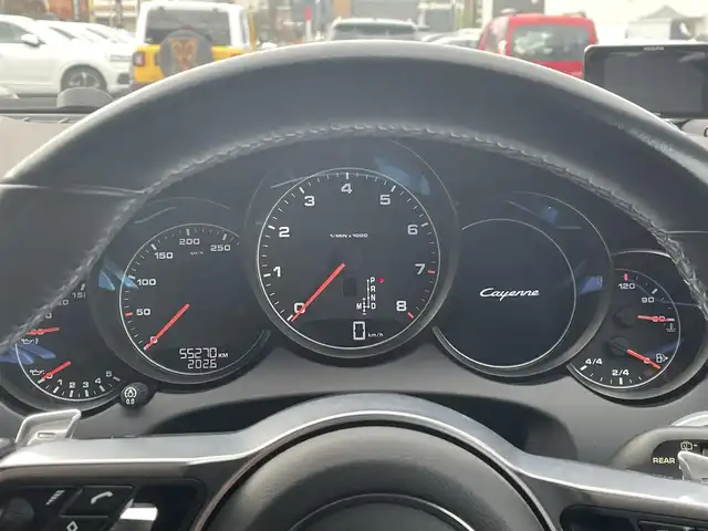 ポルシェ カイエン プラチナエディション 静岡県 2018(平30)年 5.6万km 黒 サンルール/BOSEサウンドシステム/スポーツパッケージ/・黒革コンビ/・ワイドフェンダー/・スポーツステアリング/・メモリー付パワーシート/・HID/全席シートヒーター/純正ナビ/(Bluetooth/AppleCarPlay/AUX/USB/CD)/前後パークアシスト/ACC/センターデフロック/ダウンヒルアシストコントロール/電動リアゲート/360°カメラ/ETC/ドライブレコーダー/保証書/取扱説明書