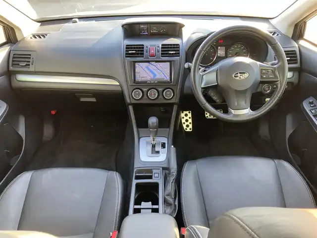 スバル インプレッサ ＸＶ 2．0i－L アイサイト 福岡県 2012(平24)年 8.3万km ディープチェリーパール 4WD/ブラックレザーセレクション/社外ディスプレイオーディオ/バックカメラ/ビルトインETC/ドライブレコーダー/全車速追従機能付クルーズコントロール/アイサイトver2/・衝突被害軽減ブレーキ/・車線逸脱警報/・AT誤発進抑制/HIDヘッドランプ/オートライト/オートエアコン/革巻きステアリング/パドルシフト/ブラック革シート/前席シートヒーター/運転席パワーシート/純正17インチアルミホイール/スマートキー/プッシュエンジンスタート