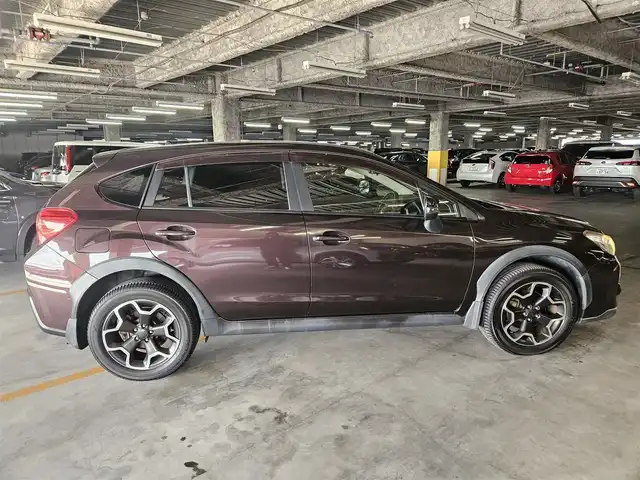 スバル インプレッサ ＸＶ 2．0i－L アイサイト 福岡県 2012(平24)年 8.3万km ディープチェリーパール 4WD/ブラックレザーセレクション/社外ディスプレイオーディオ/バックカメラ/ビルトインETC/ドライブレコーダー/全車速追従機能付クルーズコントロール/アイサイトver2/・衝突被害軽減ブレーキ/・車線逸脱警報/・AT誤発進抑制/HIDヘッドランプ/オートライト/オートエアコン/革巻きステアリング/パドルシフト/ブラック革シート/前席シートヒーター/運転席パワーシート/純正17インチアルミホイール/スマートキー/プッシュエンジンスタート/禁煙車