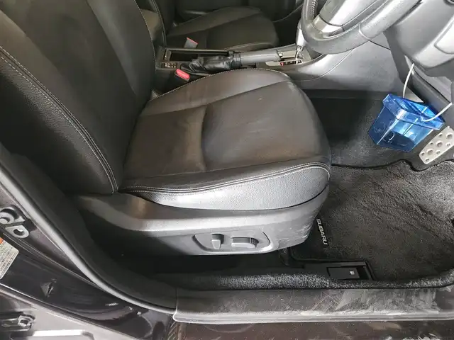 スバル インプレッサ ＸＶ 2．0i－L アイサイト 福岡県 2012(平24)年 8.3万km ディープチェリーパール 4WD/ブラックレザーセレクション/社外ディスプレイオーディオ/バックカメラ/ビルトインETC/ドライブレコーダー/全車速追従機能付クルーズコントロール/アイサイトver2/・衝突被害軽減ブレーキ/・車線逸脱警報/・AT誤発進抑制/HIDヘッドランプ/オートライト/オートエアコン/革巻きステアリング/パドルシフト/ブラック革シート/前席シートヒーター/運転席パワーシート/純正17インチアルミホイール/スマートキー/プッシュエンジンスタート/禁煙車