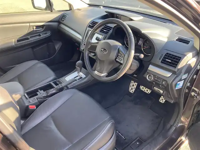 スバル インプレッサ ＸＶ 2．0i－L アイサイト 福岡県 2012(平24)年 8.3万km ディープチェリーパール 4WD/ブラックレザーセレクション/社外ディスプレイオーディオ/バックカメラ/ビルトインETC/ドライブレコーダー/全車速追従機能付クルーズコントロール/アイサイトver2/・衝突被害軽減ブレーキ/・車線逸脱警報/・AT誤発進抑制/HIDヘッドランプ/オートライト/オートエアコン/革巻きステアリング/パドルシフト/ブラック革シート/前席シートヒーター/運転席パワーシート/純正17インチアルミホイール/スマートキー/プッシュエンジンスタート