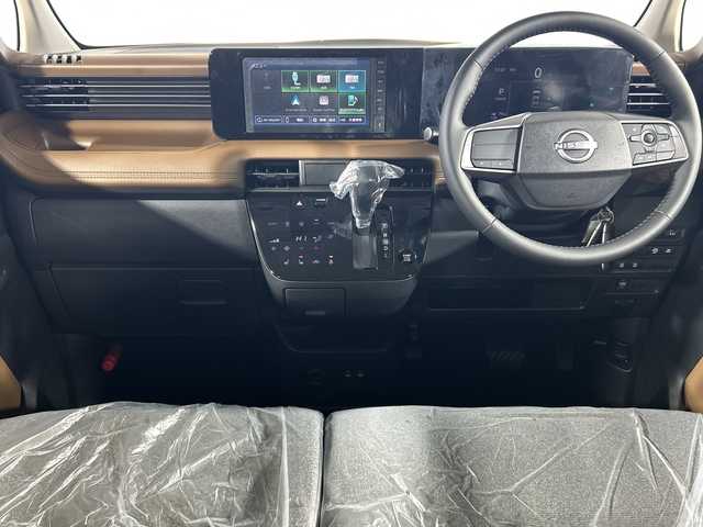 日産 ルークス ハイウェイスター X 神奈川県 2025(令7)年 0.1千km ホワイトパール 届出済未使用車/純正9インチディスプレイオーディオ/バックビューカメラ/Bluetooth　USB　AppleCarPlay　Androidauto/両側電動スライドドア/360度セーフティアシスト/インテリジェントエマージェンシーブレーキ/車線逸脱防止支援システム/車線逸脱警報/前方衝突予測警報/ふらつき警報/踏み間違い衝突防止アシスト/標識検知機能/先行車発進お知らせ/アイドリングストップ/革巻きステアリング/ステアリングスイッチ/ステアリングヒーター/前席シートヒーター/プッシュスタート/インテリジェントキー/LEDヘッドランプ/ハイビームアシスト/オートライト/純正14インチアルミホイール/純正リアスポイラー/スペアキー