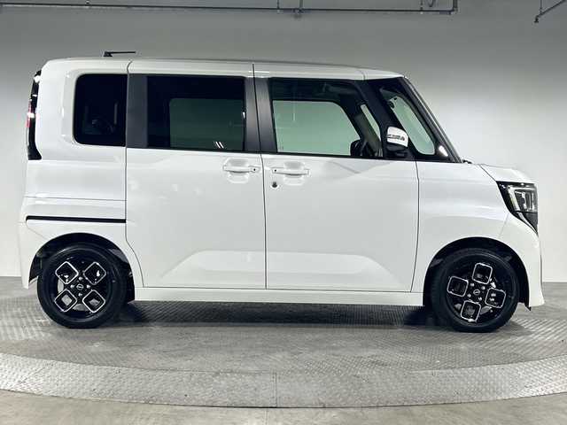 日産 ルークス ハイウェイスター X 神奈川県 2025(令7)年 0.1千km ホワイトパール 届出済未使用車/純正9インチディスプレイオーディオ/バックビューカメラ/Bluetooth　USB　AppleCarPlay　Androidauto/両側電動スライドドア/360度セーフティアシスト/インテリジェントエマージェンシーブレーキ/車線逸脱防止支援システム/車線逸脱警報/前方衝突予測警報/ふらつき警報/踏み間違い衝突防止アシスト/標識検知機能/先行車発進お知らせ/アイドリングストップ/革巻きステアリング/ステアリングスイッチ/ステアリングヒーター/前席シートヒーター/プッシュスタート/インテリジェントキー/LEDヘッドランプ/ハイビームアシスト/オートライト/純正14インチアルミホイール/純正リアスポイラー/スペアキー