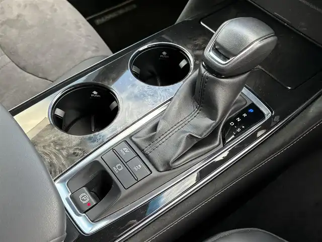 トヨタ クラウン ハイブリッド S エレガンススタイル 大分県 2019(令1)年 4.8万km ブラック ・ナビ(CD/DVD/BT/SD/AUX/USB)/・Miracast/・フルセグテレビ/・バックカメラ/・レーダークルーズコントロール/・プリクラッシュセーフティ/・ブラインドスポットモニター/・コーナーセンサー/・パワーシート/・シートヒーター/・ステアリングヒーター/・オートハイビーム/・パドルシフト/・ブレーキホールド/・スマートキー/・プッシュスタートボタン