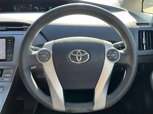 トヨタ プリウス S ツーリングセレクション 栃木県 2012(平24)年 14.9万km ホワイトパールクリスタルシャイン (株)IDOMが運営する【じしゃロン宇都宮店】の自社ローン対象車両になります。こちらは現金ご利用時の価格です。自社ローンご希望の方は別途その旨お申付け下さい。/純正ナビ/バックカメラ/フルセグ/ＤＶＤ再生/モデリスタエアロ/スマートキー/スペアキー/ビルトインＥＴＣ/オートライト/フォグライト/プッシュボタンスタート/アイドリングストップ