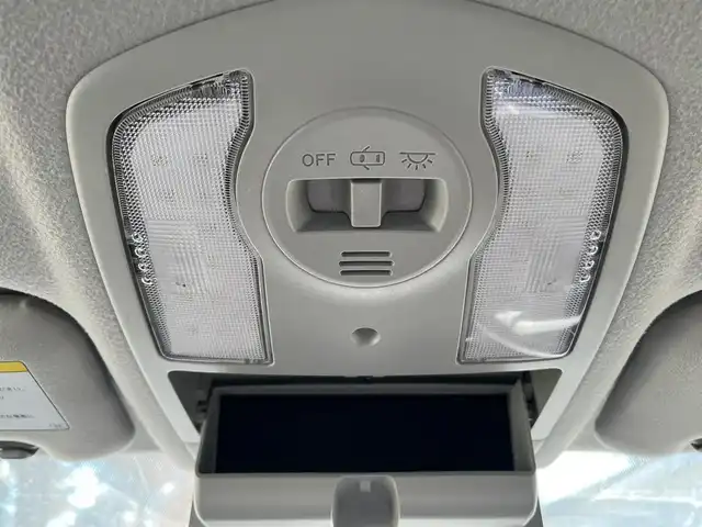 トヨタ プリウス S ツーリングセレクション 栃木県 2012(平24)年 14.9万km ホワイトパールクリスタルシャイン (株)IDOMが運営する【じしゃロン宇都宮店】の自社ローン対象車両になります。こちらは現金ご利用時の価格です。自社ローンご希望の方は別途その旨お申付け下さい。/純正ナビ/バックカメラ/フルセグ/ＤＶＤ再生/モデリスタエアロ/スマートキー/スペアキー/ビルトインＥＴＣ/オートライト/フォグライト/プッシュボタンスタート/アイドリングストップ