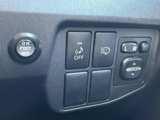 トヨタ プリウス S ツーリングセレクション 栃木県 2012(平24)年 14.9万km ホワイトパールクリスタルシャイン (株)IDOMが運営する【じしゃロン宇都宮店】の自社ローン対象車両になります。こちらは現金ご利用時の価格です。自社ローンご希望の方は別途その旨お申付け下さい。/純正ナビ/バックカメラ/フルセグ/ＤＶＤ再生/モデリスタエアロ/スマートキー/スペアキー/ビルトインＥＴＣ/オートライト/フォグライト/プッシュボタンスタート/アイドリングストップ