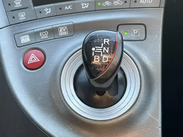 トヨタ プリウス S ツーリングセレクション 栃木県 2012(平24)年 14.9万km ホワイトパールクリスタルシャイン (株)IDOMが運営する【じしゃロン宇都宮店】の自社ローン対象車両になります。こちらは現金ご利用時の価格です。自社ローンご希望の方は別途その旨お申付け下さい。/純正ナビ/バックカメラ/フルセグ/ＤＶＤ再生/モデリスタエアロ/スマートキー/スペアキー/ビルトインＥＴＣ/オートライト/フォグライト/プッシュボタンスタート/アイドリングストップ