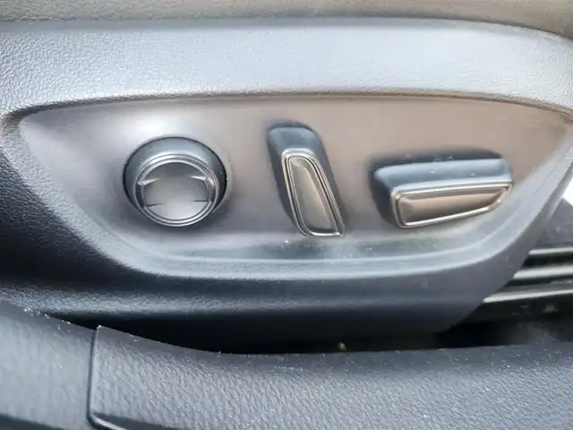 トヨタ カムリ WS 宮城県 2019(平31)年 8.3万km エモーショナルレッドⅡ 純正MOP8型ナビ/フルセグTV/バックモニター/ビルトインETC2.0/ドライブレコーダー/レーダークルーズコントロール/クリアランスソナー/セーフティセンス/・衝突被害軽減ブレーキ/・車線逸脱警報/・オートマチックハイビーム/LEDヘッドランプ/LEDフロントフォグランプ/革巻きステアリング/ハーフレザーシート/運転席パワーシート/純正17インチアルミホイール/スマートキー/プッシュエンジンスタート/禁煙車