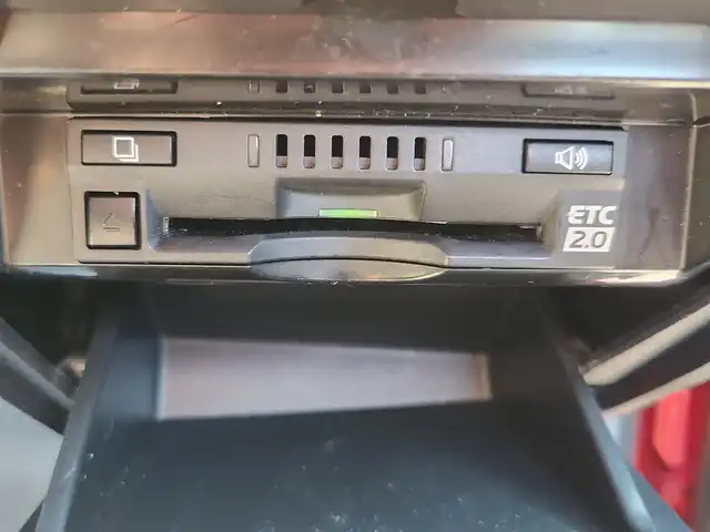 トヨタ カムリ WS 宮城県 2019(平31)年 8.3万km エモーショナルレッドⅡ 純正MOP8型ナビ/フルセグTV/バックモニター/ビルトインETC2.0/ドライブレコーダー/レーダークルーズコントロール/クリアランスソナー/セーフティセンス/・衝突被害軽減ブレーキ/・車線逸脱警報/・オートマチックハイビーム/LEDヘッドランプ/LEDフロントフォグランプ/革巻きステアリング/ハーフレザーシート/運転席パワーシート/純正17インチアルミホイール/スマートキー/プッシュエンジンスタート/禁煙車