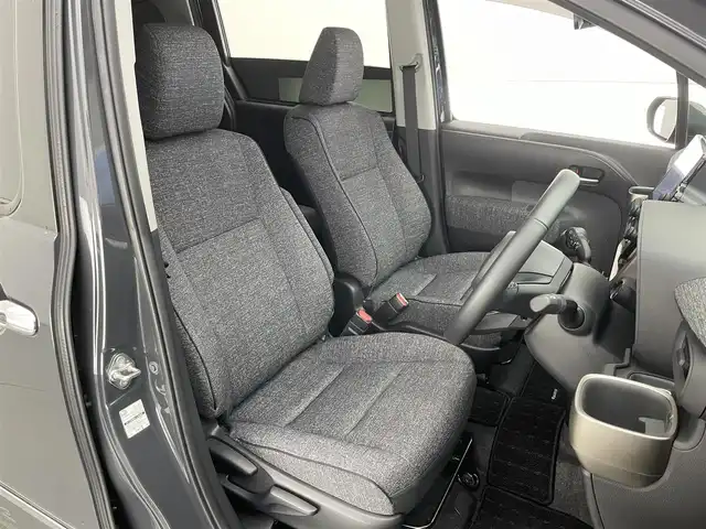 トヨタ シエンタ Z 愛知県 2022(令4)年 1.8万km ダークグレー 純正１０．５型ＤＡ　シートヒーター　禁煙　全方位カメラ　ＢＳＭ　フルセグ　追従クルコン　ドラレコ　ＥＴＣ　ＵＳＢ　両側パワスラ　セーフティセンス　衝突軽減　コーナーセンサー　ＬＥＤライト　フォグランプ　Bluetooth　車線逸脱　ミラー一体型ドラレコ　モデリスタ１５インチアルミ　プッシュスタート　スマートキー　TVキャンセラー