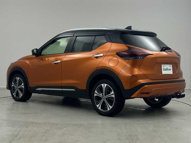 日産 キックス X ツートーンインテリアED 茨城県 2020(令2)年 4.8万km プレミアムホライズンオレンジ/ピュアブラック 2トーン ワンオーナー　純正９型ナビ　フルセグＴＶ　パノラミックビューモニター　衝突軽減ブレーキ　追従クルコン　デジタルインナーミラー　ＥＴＣ　シートヒーター　スマートキ―　ＬＥＤライト　純正アルミホイール