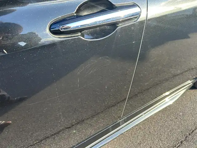 トヨタ クラウン ハイブリッド RS 岡山県 2018(平30)年 11.2万km プレシャスブラックパール 登録時走行距離111696km/純正ナビ/サンルーフ/フルセグTV(AM.FM.CD.DVD.TV.BT)/全方位カメラ/ETC2.0/ブラインドスポットモニター/ドライブレコーダー/シートヒーター/シートベンチレーション/ステアリングヒーター/クリアランスソナー/衝突軽減ブレーキ/横滑り防止装置/クルーズコントロール(追従走行あり)/車線逸脱警報（レーンキープアシスト）/オートライト/オートマチックハイビーム/アイドリングストップ/18インチ純正AW/純正フロアマット/レザーシート/D+N席パワーシート/保証書/取扱説明書