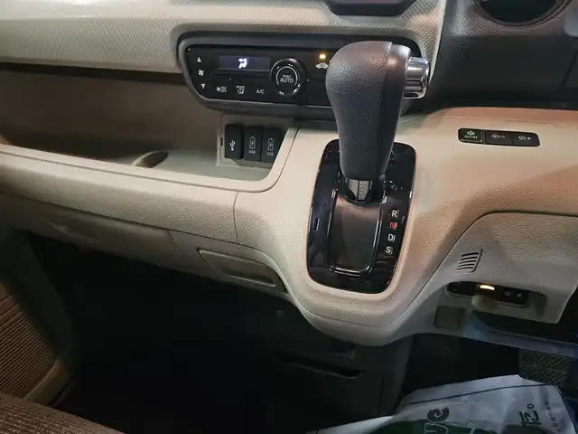 ホンダ Ｎ ＢＯＸ G L ターボ ホンダセンシング 香川県 2018(平30)年 2.8万km クリスタルブラックパール 純正ナビ/フルセグTV/両側パワースライドドア/バックカメラ/ビルトインETC/ドライブレコーダー/アダプティブクルーズコントロール/ホンダセンシング/・衝突被害軽減ブレーキ/・車線逸脱防止支援システム/・前後誤発進抑制/・オートハイビーム/ターボ/LEDヘッドランプ/革巻きステアリング/ステアリングスイッチ/チップアップ機能付スライドリアシート/スマートキー/プッシュエンジンスタート/禁煙車