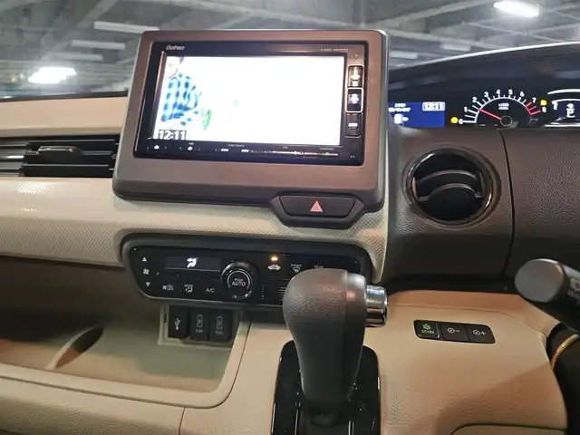 ホンダ Ｎ ＢＯＸ G L ターボ ホンダセンシング 香川県 2018(平30)年 2.8万km クリスタルブラックパール 純正ナビ/フルセグTV/両側パワースライドドア/バックカメラ/ビルトインETC/ドライブレコーダー/アダプティブクルーズコントロール/ホンダセンシング/・衝突被害軽減ブレーキ/・車線逸脱防止支援システム/・前後誤発進抑制/・オートハイビーム/ターボ/LEDヘッドランプ/革巻きステアリング/ステアリングスイッチ/チップアップ機能付スライドリアシート/スマートキー/プッシュエンジンスタート/禁煙車