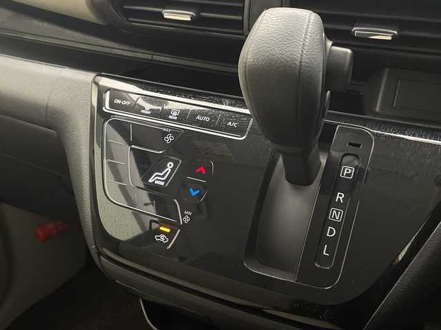 日産 デイズ X 宮崎県 2020(令2)年 2.4万km アッシュブラウン/プレミアムオリーブメタリック 禁煙車/エマージェンシーブレーキ/純正オーディオ（AUX/CD/FMAM）/純正バックカメラ/純正14インチアルミ/純正フロアマット/社外前後ドライブレコーダー/オートマチックハイビーム/クリアランスソナー/オートエアコン/電動格納ミラー/ドアバイザー/サイドSRS/サイドカーテンSRS/インテリジェントキー/プッシュエンジンスタート/スペアキー/新車時保証書/取扱い説明書