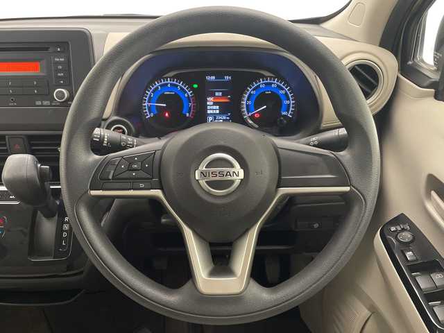 日産 デイズ X 宮崎県 2020(令2)年 2.4万km アッシュブラウン/プレミアムオリーブメタリック 禁煙車/エマージェンシーブレーキ/純正オーディオ（AUX/CD/FMAM）/純正バックカメラ/純正14インチアルミ/純正フロアマット/社外前後ドライブレコーダー/オートマチックハイビーム/クリアランスソナー/オートエアコン/電動格納ミラー/ドアバイザー/サイドSRS/サイドカーテンSRS/インテリジェントキー/プッシュエンジンスタート/スペアキー/新車時保証書/取扱い説明書