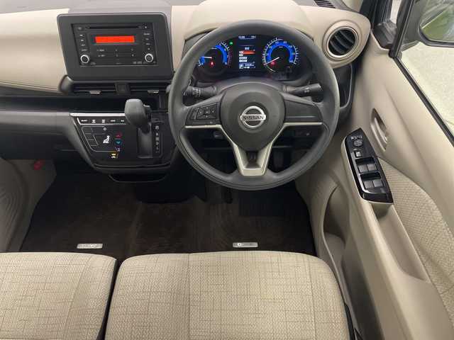 日産 デイズ X 宮崎県 2020(令2)年 2.4万km アッシュブラウン/プレミアムオリーブメタリック 禁煙車/エマージェンシーブレーキ/純正オーディオ（AUX/CD/FMAM）/純正バックカメラ/純正14インチアルミ/純正フロアマット/社外前後ドライブレコーダー/オートマチックハイビーム/クリアランスソナー/オートエアコン/電動格納ミラー/ドアバイザー/サイドSRS/サイドカーテンSRS/インテリジェントキー/プッシュエンジンスタート/スペアキー/新車時保証書/取扱い説明書