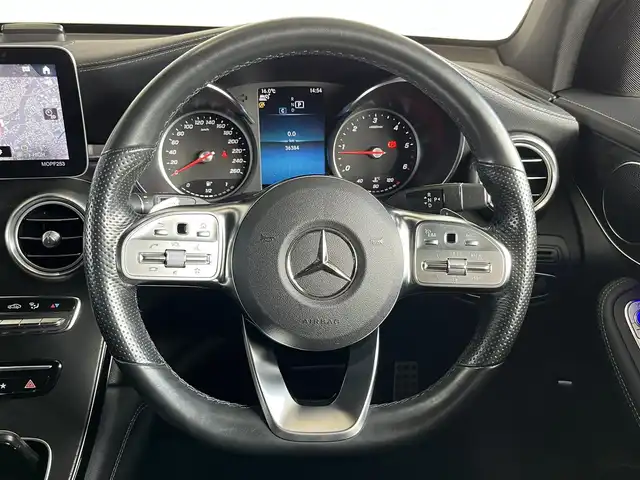 メルセデス・ベンツ ＧＬＣ２２０ d 4マチック AMGライン 山形県 2020(令2)年 3.7万km モハーベシルバー ・ワンオーナー　/・純正ナビ　/・フルセグＴＶ　/・全方位カメラ　/・追従クルコン　/・レーンキープ　/・ブラインドスポット　/・マルチビームＬＥＤ　/・ハーフレザー　　/・パワーシート　/・全席シートヒーター　　/・Ｐテールゲート　/・前後ドラレコ/・エアサス/・アクティブステアアシスト/・USB/Bluetooth/・ワイヤレス充電