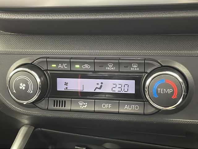 トヨタ ライズ Z 千葉県 2019(令1)年 4.6万km ブラックマイカメタリック 禁煙車/トヨタセーフティセンス/衝突軽減装置/車線逸脱防止システム/コーナーセンサー前後/オートマチックハイビーム/オートライト/LEDヘッドライト/純正ナビ/フルセグ/バックカメラ/ETC/前席シートヒーター/レーンキープアシスト/コーナーセンサー/レーダークルーズコントロール/MTモード付きAT/ドアバイザー/プッシュスタート