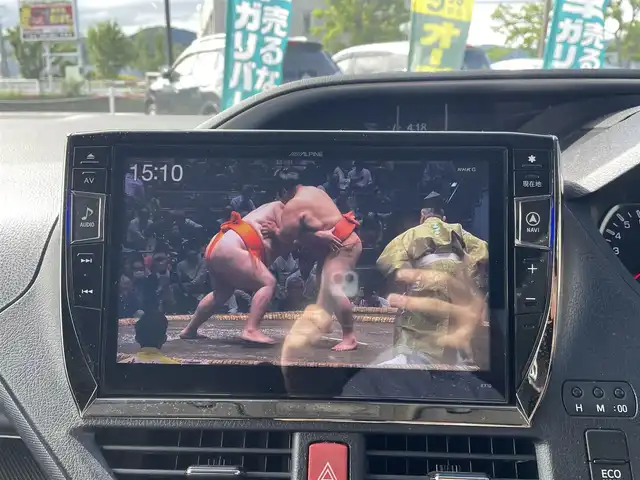 トヨタ ヴォクシー ZS 煌 長野県 2016(平28)年 9.6万km ブラック 4WD/ALPINEナビ/Bluetooth/フルセグテレビ（キャンセラー有）/ALPINEフリップダウンモニター/ビルトインETC/アイドリングストップ/三列シート/シートカバー/コーナーセンサー前後/社外マフラー/ローダウン/純正AW付サマータイヤ積み込み/エンジンスターター/保証書/取り扱い説明書