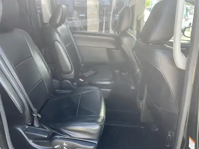 トヨタ ヴォクシー ZS 煌 長野県 2016(平28)年 9.6万km ブラック 4WD/ALPINEナビ/Bluetooth/フルセグテレビ（キャンセラー有）/ALPINEフリップダウンモニター/ビルトインETC/アイドリングストップ/三列シート/シートカバー/コーナーセンサー前後/社外マフラー/ローダウン/純正AW付サマータイヤ積み込み/エンジンスターター/保証書/取り扱い説明書
