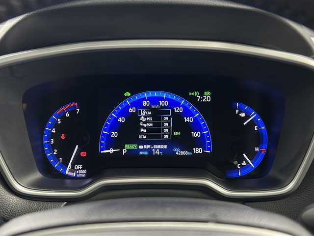 トヨタ カローラ クロス ハイブリッド Z 愛知県 2021(令3)年 4.3万km プラチナホワイトパールマイカ パノラマルーフ　パノラミックビューモニター　純正ディスプレイオーディオ（Bluetooth/Miracast/USB/AM/FM） 前後ドライブレコーダーDVDデッキ パワーバックドア　D+N席シートヒーター　D席パワーシート　ビルトインETC　AC１００V　トヨタセーフティセンス　プリクラッシュセーフティ　レーントレーシングアシスト　パーキングサポートブレーキ　クリアランスソナー　ロードサインアシスト　レーダークルーズコントロール　オートハイビーム　プッシュスタート　スマートキー　電動パーキングブレーキ