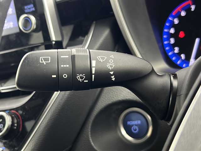トヨタ カローラ クロス ハイブリッド Z 愛知県 2021(令3)年 4.3万km プラチナホワイトパールマイカ パノラマルーフ　パノラミックビューモニター　純正ディスプレイオーディオ（Bluetooth/Miracast/USB/AM/FM） 前後ドライブレコーダーDVDデッキ パワーバックドア　D+N席シートヒーター　D席パワーシート　ビルトインETC　AC１００V　トヨタセーフティセンス　プリクラッシュセーフティ　レーントレーシングアシスト　パーキングサポートブレーキ　クリアランスソナー　ロードサインアシスト　レーダークルーズコントロール　オートハイビーム　プッシュスタート　スマートキー　電動パーキングブレーキ