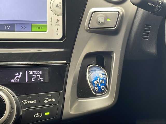 トヨタ プリウス α S 沖縄県 2015(平27)年 11.9万km シルバーM 純正ナビ　（NSCP-W62）/(ワンセグＴＶ　ＣＤ再生　ＡＭ／ＦＭ　BT接続）/バックカメラ　/ＥＴＣ　/純正フロアマット　/ＬＥＤヘッドライト　/オートライト　/スマートキー　/スペアキー　/プッシュスタート　/取扱説明書