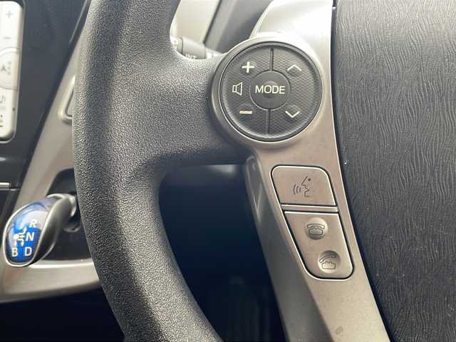 トヨタ プリウス α S 沖縄県 2015(平27)年 11.9万km シルバーM 純正ナビ　（NSCP-W62）/(ワンセグＴＶ　ＣＤ再生　ＡＭ／ＦＭ　BT接続）/バックカメラ　/ＥＴＣ　/純正フロアマット　/ＬＥＤヘッドライト　/オートライト　/スマートキー　/スペアキー　/プッシュスタート　/取扱説明書