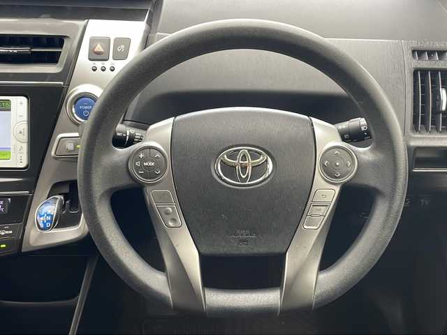 トヨタ プリウス α S 沖縄県 2015(平27)年 11.9万km シルバーM 純正ナビ　（NSCP-W62）/(ワンセグＴＶ　ＣＤ再生　ＡＭ／ＦＭ　BT接続）/バックカメラ　/ＥＴＣ　/純正フロアマット　/ＬＥＤヘッドライト　/オートライト　/スマートキー　/スペアキー　/プッシュスタート　/取扱説明書