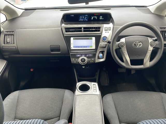 トヨタ プリウス α S 沖縄県 2015(平27)年 11.9万km シルバーM 純正ナビ　（NSCP-W62）/(ワンセグＴＶ　ＣＤ再生　ＡＭ／ＦＭ　BT接続）/バックカメラ　/ＥＴＣ　/純正フロアマット　/ＬＥＤヘッドライト　/オートライト　/スマートキー　/スペアキー　/プッシュスタート　/取扱説明書