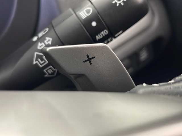スバル フォレスター 2．0XT 秋田県 2013(平25)年 11.1万km サテンホワイトパール 4WD/社外ナビ（DVD/BT/フルセグTV）/バックカメラ/ビルトインETC/パワーバックドア/クルーズコントロール/横滑り防止装置/レザーシート/前席パワーシート/前席シートヒーター/本革ステアリング/ステアリングリモコン/HIDヘッドランプ/フォグランプ/純正フロアマット/純正ドアバイザー/W・サイド・エアバッグ