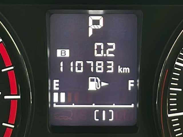 スバル フォレスター 2．0XT 秋田県 2013(平25)年 11.1万km サテンホワイトパール 4WD/社外ナビ（DVD/BT/フルセグTV）/バックカメラ/ビルトインETC/パワーバックドア/クルーズコントロール/横滑り防止装置/レザーシート/前席パワーシート/前席シートヒーター/本革ステアリング/ステアリングリモコン/HIDヘッドランプ/フォグランプ/純正フロアマット/純正ドアバイザー/W・サイド・エアバッグ
