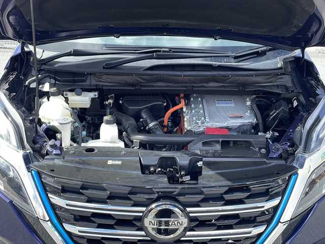 日産 セレナ e－パワー XV 沖縄県 2022(令4)年 7.2万km アズライトブルー 禁煙車　/純正１０インチナビ　/フルセグＴＶ　/両側パワースライドドア/プロパイロット/デジタルインナーミラー/バックカメラ /全方位カメラ　/ドライブレコーダー　/ビルトインＥＴＣ　/電動サイドブレーキ　/オートホールド　　/オートライト　/スマートキー