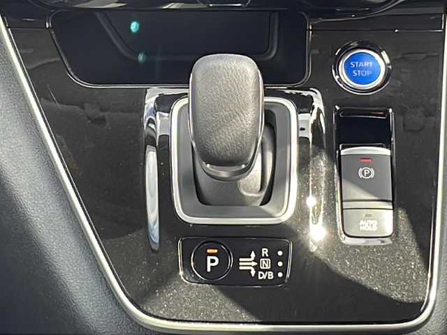 日産 セレナ e－パワー XV 沖縄県 2022(令4)年 7.2万km アズライトブルー 禁煙車　/純正１０インチナビ　/フルセグＴＶ　/両側パワースライドドア/プロパイロット/デジタルインナーミラー/バックカメラ /全方位カメラ　/ドライブレコーダー　/ビルトインＥＴＣ　/電動サイドブレーキ　/オートホールド　　/オートライト　/スマートキー