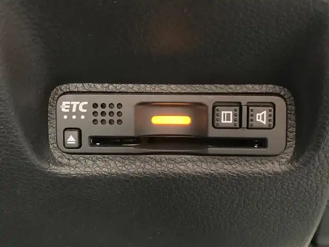 ホンダ シビック ハッチバック 静岡県 2019(令1)年 6.8万km クリスタルブラックパール HondaSENSING/純正7インチメモリーナビ(VXM-194VFi)/　AM FM CD DVD Bluetooth USB/ビルトインETC/バックモニター/レーダークルーズコントロール/LEDオートヘッドランプ/オートブレーキホールド/純正18インチアルミホイール/スマートキー2本/パドルシフト/社外レーダー探知機/フルセグTV/シートヒーター(前席)/前方ドライブレコーダー