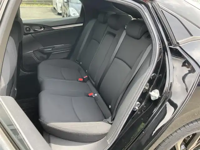 ホンダ シビック ハッチバック 静岡県 2019(令1)年 6.8万km クリスタルブラックパール HondaSENSING/純正7インチメモリーナビ(VXM-194VFi)/　AM FM CD DVD Bluetooth USB/ビルトインETC/バックモニター/レーダークルーズコントロール/LEDオートヘッドランプ/オートブレーキホールド/純正18インチアルミホイール/スマートキー2本/パドルシフト/社外レーダー探知機/フルセグTV/シートヒーター(前席)/前方ドライブレコーダー