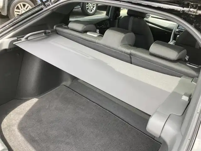 ホンダ シビック ハッチバック 静岡県 2019(令1)年 6.8万km クリスタルブラックパール HondaSENSING/純正7インチメモリーナビ(VXM-194VFi)/　AM FM CD DVD Bluetooth USB/ビルトインETC/バックモニター/レーダークルーズコントロール/LEDオートヘッドランプ/オートブレーキホールド/純正18インチアルミホイール/スマートキー2本/パドルシフト/社外レーダー探知機/フルセグTV/シートヒーター(前席)/前方ドライブレコーダー
