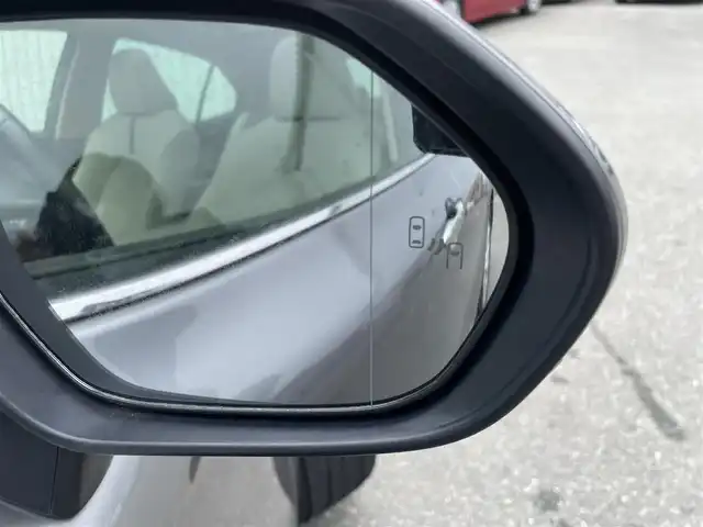 トヨタ カムリ G 福岡県 2021(令3)年 5.8万km グレー パノラミックビューモニター/サンルーフ/革シート/ＰＣＳ/ＪＢＬサウンド/純正９インチＤＡナビ/ＢＳＭ/ＲＣＴＡ/LDA/シートヒーター/ＨＵＤ/クリアランスソナー/レーダークルーズ/オートハイビーム/AC100V/ビルトインETC2.0/電動パーキング/ブレーキホールド/LEDヘッドライト/フォグランプ/純正アルミ/スマートキー/プッシュスタート
