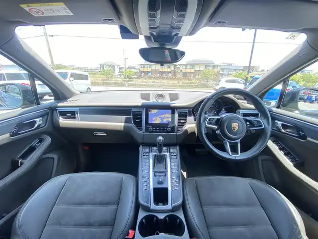 ポルシェ マカン GTS 福岡県 2017(平29)年 2.9万km グレー ・クルーズコントロール/・純正HDDナビ/USB/Bluetooth/CD/DVD/AUX/・全方位カメラ/・ハーフレザーシート/シートヒーター/・フルセグ/・ETC/・純正20AW/・アイドリングストップ/・スマートキー/・パワーシート/・レーンキープアシスト/・オートライト/・LEDライト