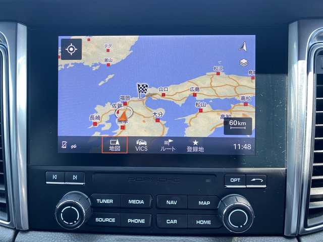 ポルシェ マカン GTS 福岡県 2017(平29)年 2.9万km グレー ・クルーズコントロール/・純正HDDナビ/USB/Bluetooth/CD/DVD/AUX/・全方位カメラ/・ハーフレザーシート/シートヒーター/・フルセグ/・ETC/・純正20AW/・アイドリングストップ/・スマートキー/・パワーシート/・レーンキープアシスト/・オートライト/・LEDライト
