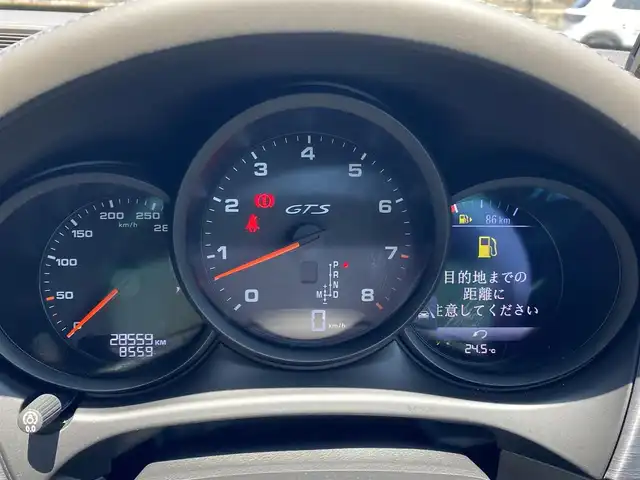 ポルシェ マカン GTS 福岡県 2017(平29)年 2.9万km グレー ・クルーズコントロール/・純正HDDナビ/USB/Bluetooth/CD/DVD/AUX/・全方位カメラ/・ハーフレザーシート/シートヒーター/・フルセグ/・ETC/・純正20AW/・アイドリングストップ/・スマートキー/・パワーシート/・レーンキープアシスト/・オートライト/・LEDライト