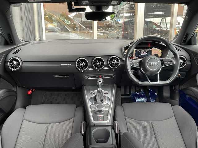 アウディ ＴＴクーペ 1．8TFSI 1st E 香川県 2017(平29)年 4.6万km グレイシアホワイトメタリック 180台限定車/LEDライト/バーチャルコックピット/純正ナビ、地デジ/バックカメラ/クルコン/前後コーナーセンサー/ETC