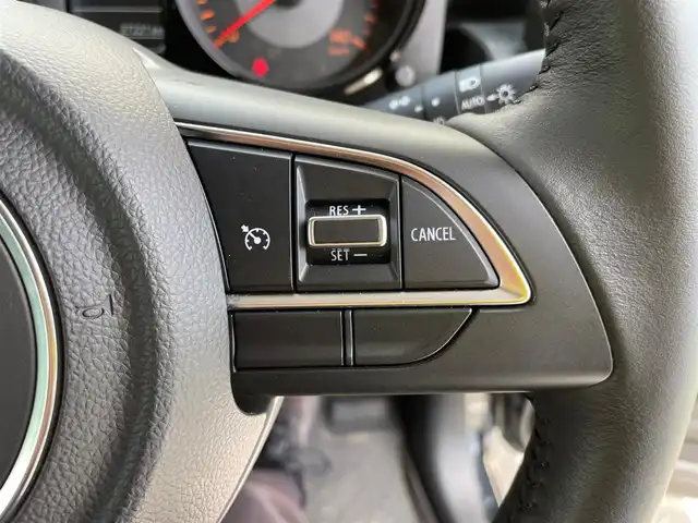 スズキ ジムニー XC 石川県 2023(令5)年 2.8万km ブルーイッシュブラックパール3 4WD/社外オーディオ/ブラックアルミホイール/クルーズコントロール/スマートキー/プッシュスタート/電動ミラー/LEDヘッドライト/シートヒーター/ロッドホルダー/オプショングリル/フォグランプ/ETC/保証書