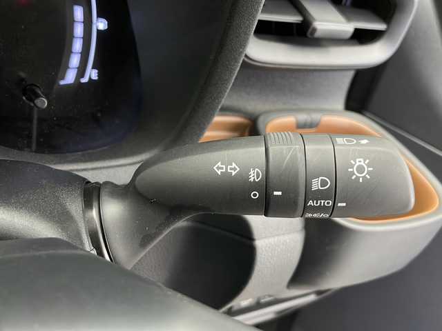 トヨタ シエンタ ハイブリッド Z 長野県 2023(令5)年 0.6万km ベージュ ４WD/純正メモリナビ/CD/DVD/BT/バックカメラ/両側パワースライドドア/トヨタセーフティセンス/レーダークルーズコントロール/LDA/BSM/PCS/PDA/RCTA/PKSB/RSA/先行車発進通知/LEDヘッドライト/フォグランプ/ETC/純正アルミ/スマートキー/ドアバイザー/クリアランスソナー/保証書