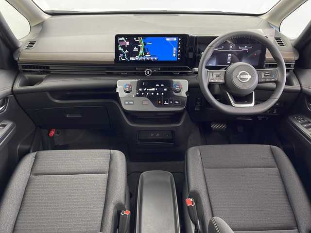 日産 セレナ e－パワー ハイウェイスター V 鹿児島県 2025(令7)年 0.1万km未満 プリズムホワイト 登録済未使用車/メーカー純正12インチナビ/（AM/FM/BT/HDMI/フルセグTV）/純正11型フリップダウン/エマージェンシーブレーキ/プロパイロット/両側パワースライドドア/デジタルインナーミラー/電動パーキングブレーキ/オートホールド機能/オートライト/オートハイビーム/ワイヤレス充電/ドライブレコーダー（前後）/保証書、取説