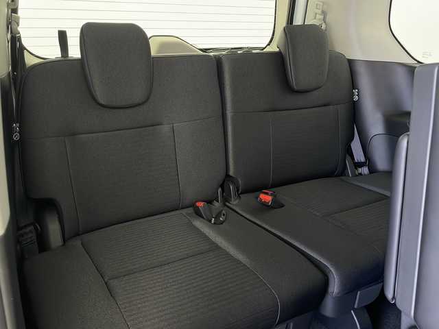 日産 セレナ e－パワー ハイウェイスター V 鹿児島県 2025(令7)年 0.1万km未満 プリズムホワイト 登録済未使用車/メーカー純正12インチナビ/（AM/FM/BT/HDMI/フルセグTV）/純正11型フリップダウン/エマージェンシーブレーキ/プロパイロット/両側パワースライドドア/デジタルインナーミラー/電動パーキングブレーキ/オートホールド機能/オートライト/オートハイビーム/ワイヤレス充電/ドライブレコーダー（前後）/保証書、取説